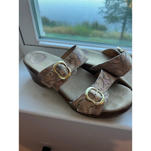 Dansko Floral Leather Buckle Clog Sandals Size 39 - Picture 1 of 10